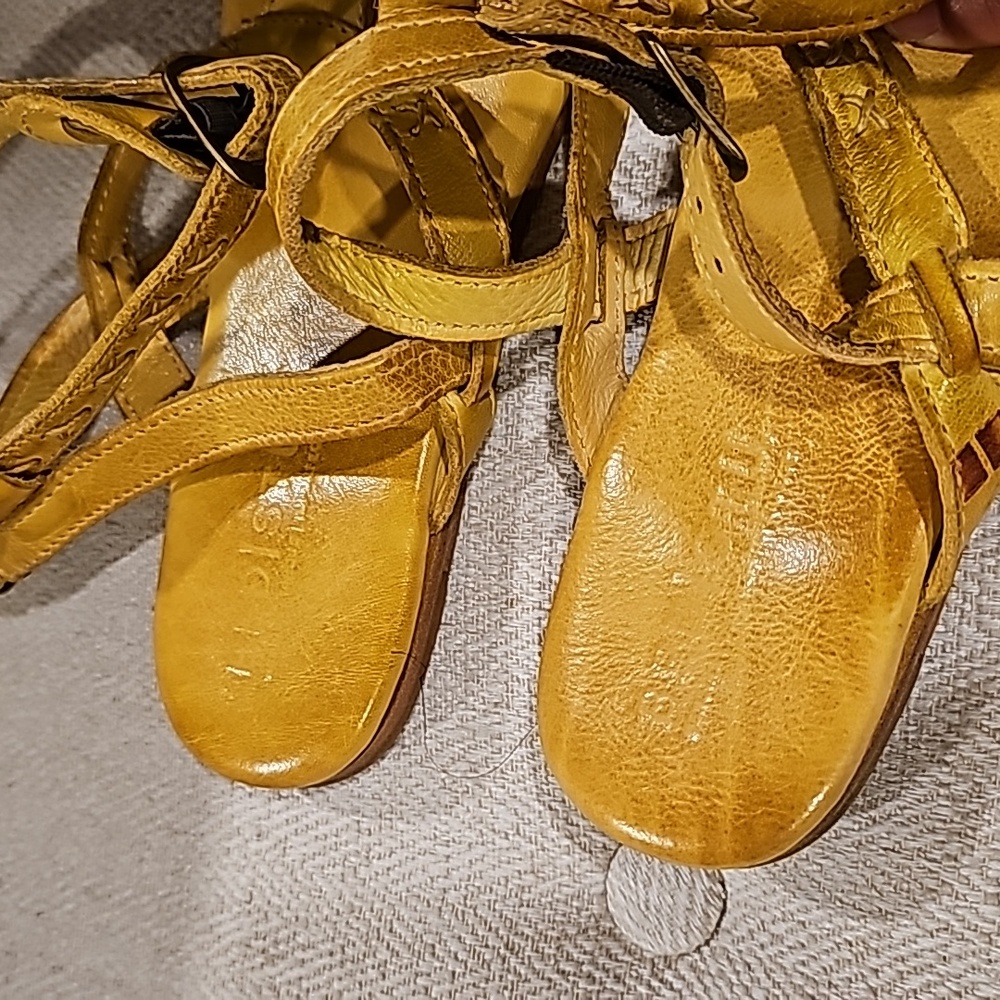Sandals - Picture 4 of 4